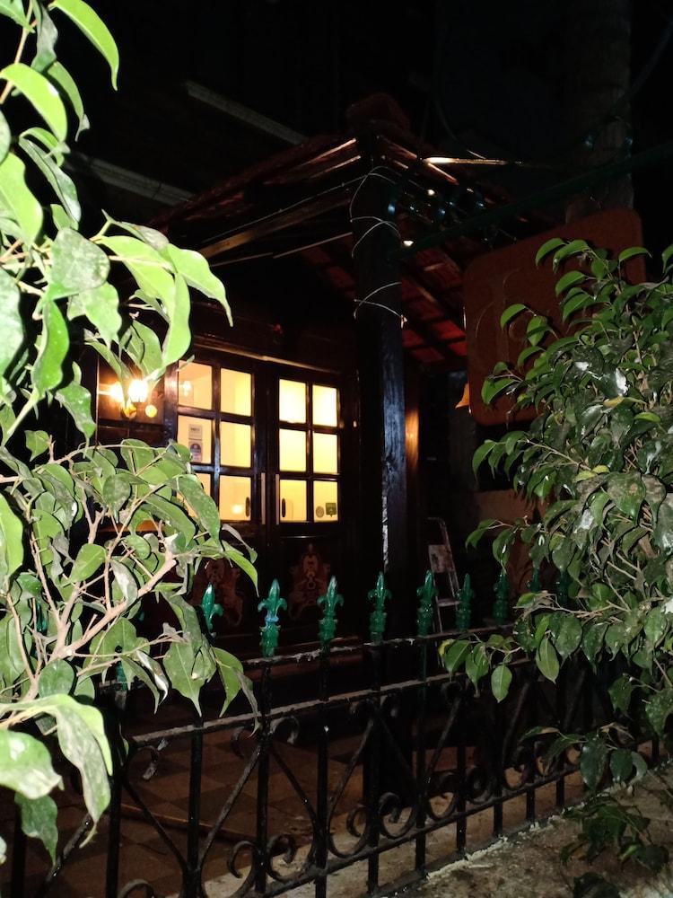 Jc Chalet Mumbai Ngoại thất bức ảnh